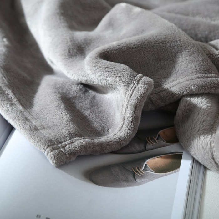 91家纺网 家纺一手货源 找家纺 来菲加厚纯色法莱绒毛毯珊瑚绒毯子素色金貂绒深蓝水银灰