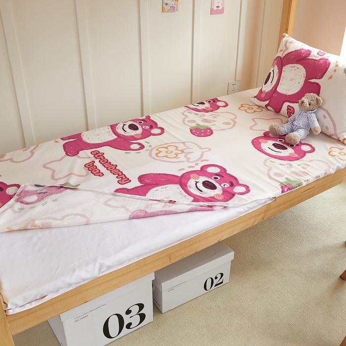 91家纺网 家纺一手货源 找家纺 金丝鸟 2023新款全棉加水晶绒棉加绒床垫套 草莓熊