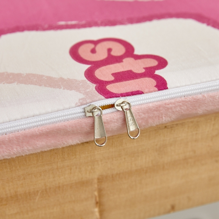 91家纺网 家纺一手货源 找家纺 金丝鸟 2023新款全棉加水晶绒棉加绒床垫套 草莓熊