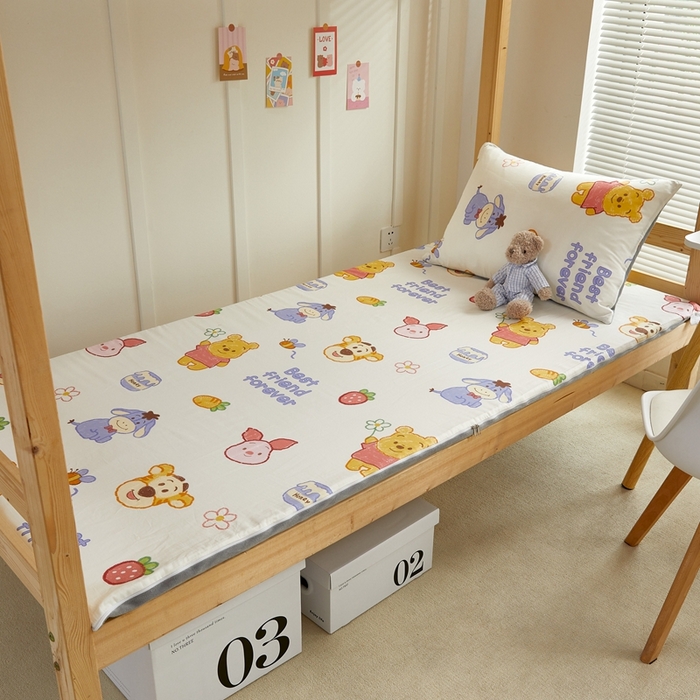 91家纺网 家纺一手货源 找家纺 金丝鸟 2023新款全棉加水晶绒棉加绒床垫套 维尼伙伴