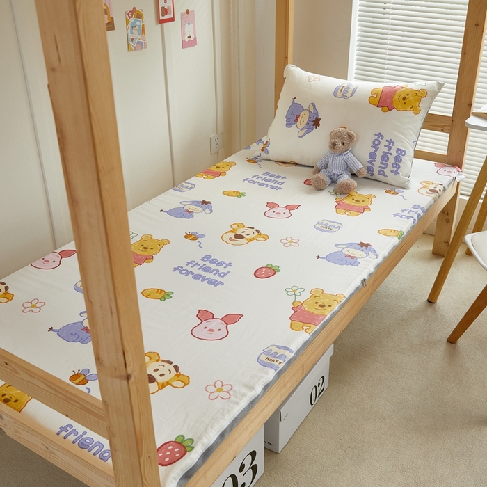 91家纺网 家纺一手货源 找家纺 金丝鸟 2023新款全棉加水晶绒棉加绒床垫套 维尼伙伴