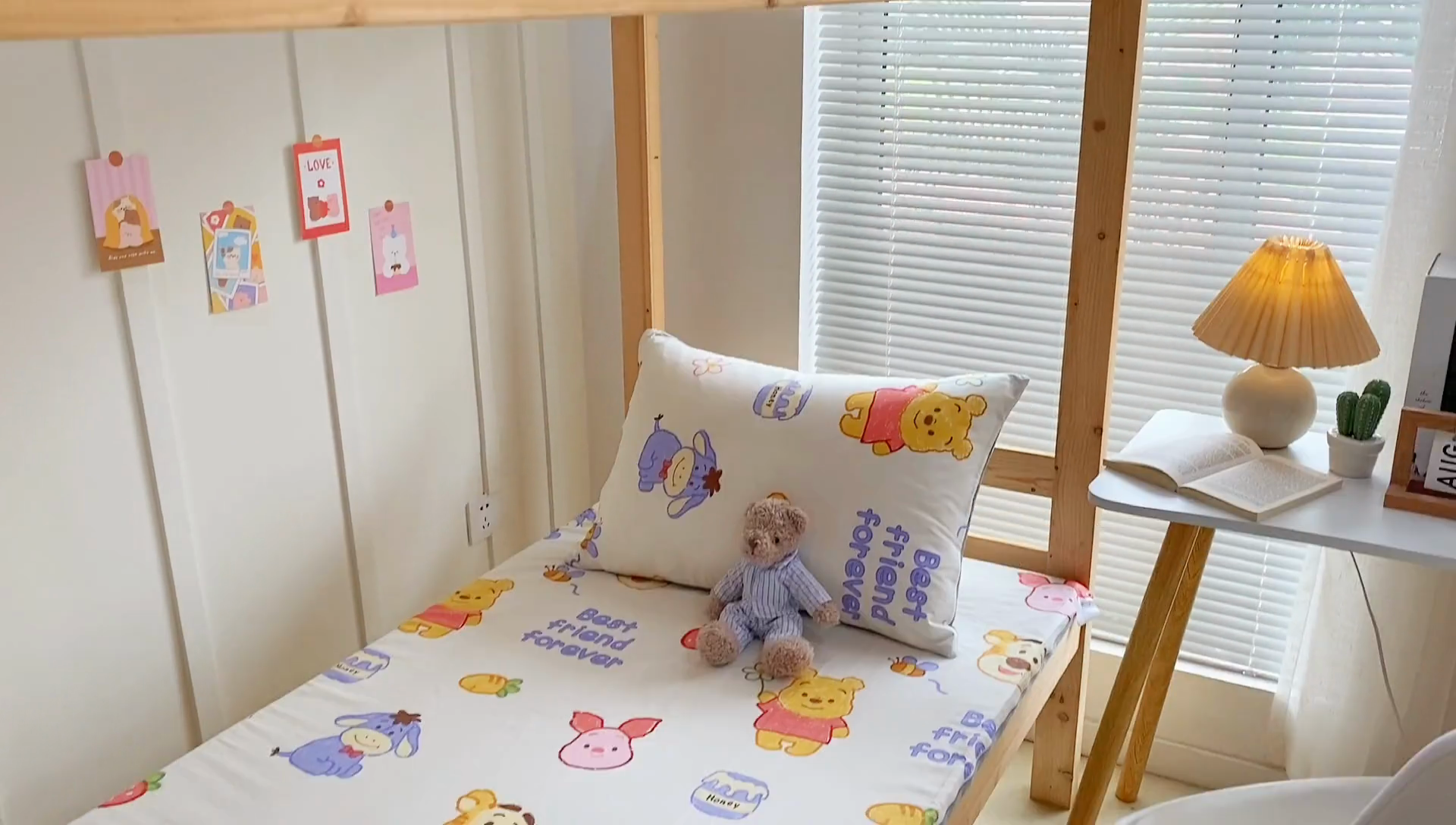 91家纺网 家纺一手货源 找家纺 金丝鸟 2023新款全棉加水晶绒棉加绒床垫套 维尼伙伴