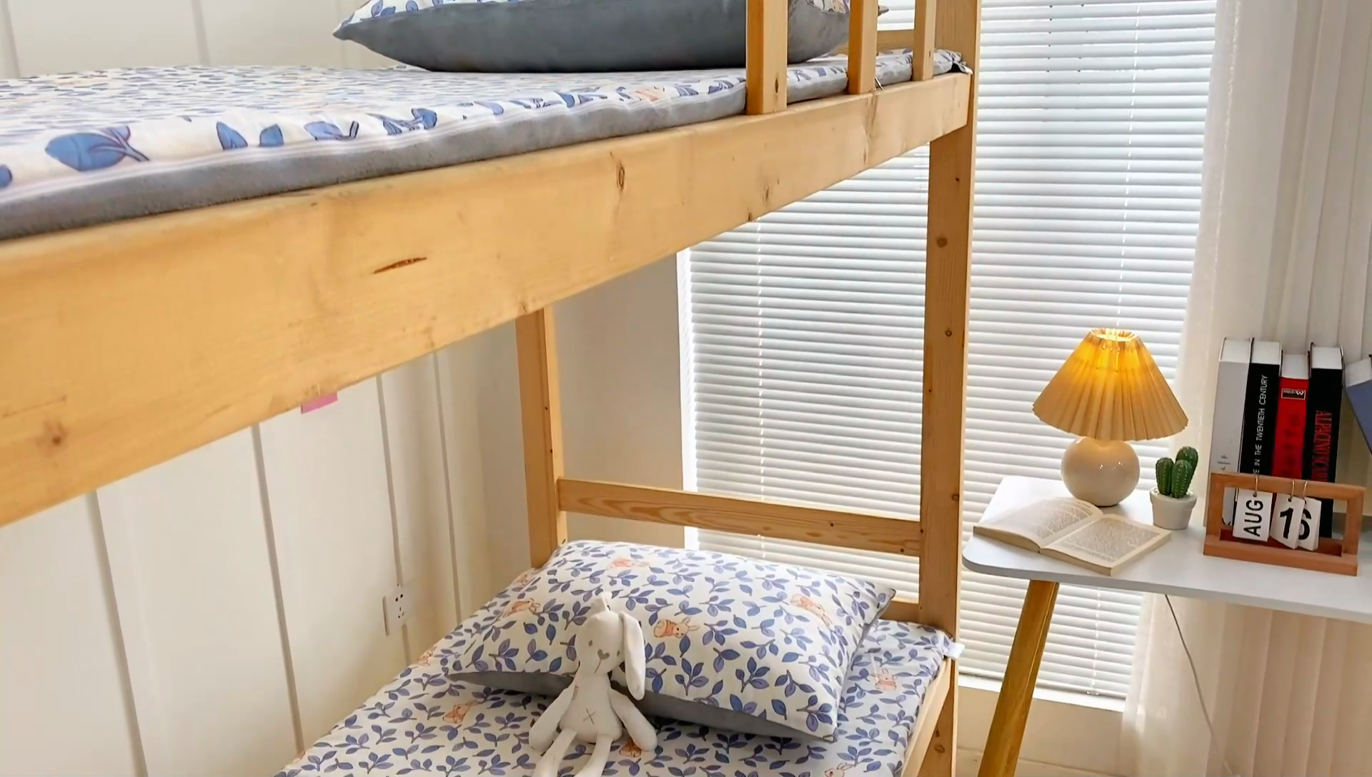 91家纺网 家纺一手货源 找家纺 金丝鸟 2023新款全棉加水晶绒棉加绒床垫套 菲菲兔