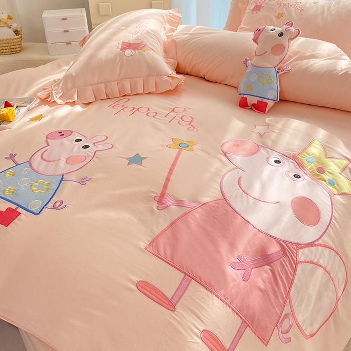 91家纺网 家纺一手货源 找家纺 绒棉世家 2025新款全棉水洗棉贴布绣四件套 小猪佩奇（带抱枕）