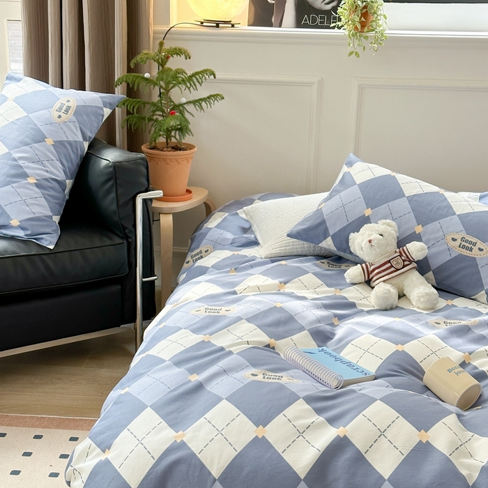 91家纺网 家纺一手货源 找家纺 时年 2023新款全棉四件套热爱生活系列第一期 蓝意菱格