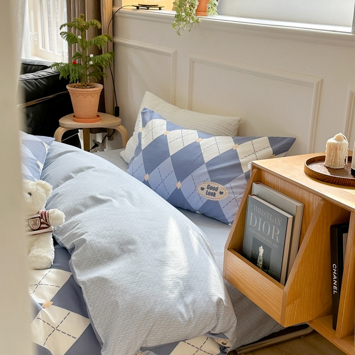 91家纺网 家纺一手货源 找家纺 时年 2023新款全棉四件套热爱生活系列第一期 蓝意菱格