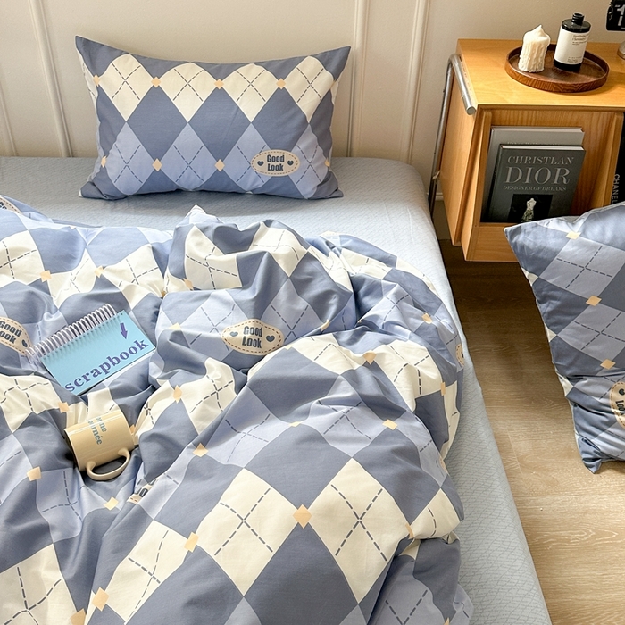 91家纺网 家纺一手货源 找家纺 时年 2023新款全棉四件套热爱生活系列第一期 蓝意菱格