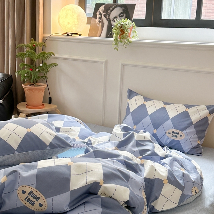 91家纺网 家纺一手货源 找家纺 时年 2023新款全棉四件套热爱生活系列第一期 蓝意菱格