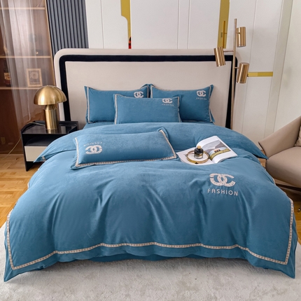 91家纺网 家纺一手货源 找家纺 （总）逸林家纺《原希尔顿逸林》2023网红小香风刺绣四件套斜纹锦棉蛋白棉高克重