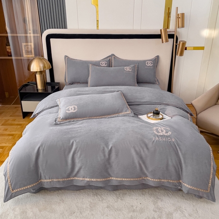 91家纺网 家纺一手货源 找家纺 （总）逸林家纺《原希尔顿逸林》2023网红小香风刺绣四件套斜纹锦棉蛋白棉高克重