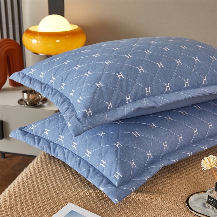 91家纺网 家纺一手货源 找家纺 杜先生 2023新款纯色活性磨毛全棉刺绣夹棉枕套一对 字母兰灰