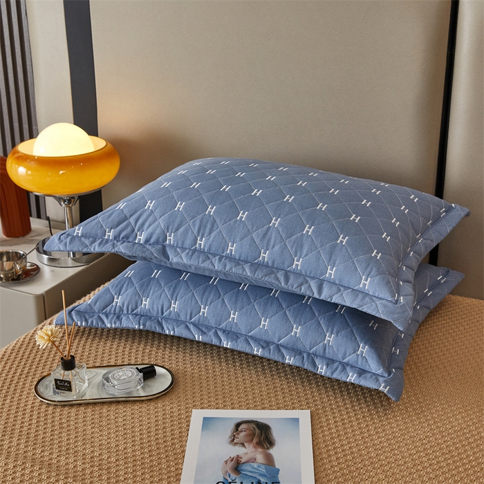 91家纺网 家纺一手货源 找家纺 杜先生 2023新款纯色活性磨毛全棉刺绣夹棉枕套一对 字母兰灰