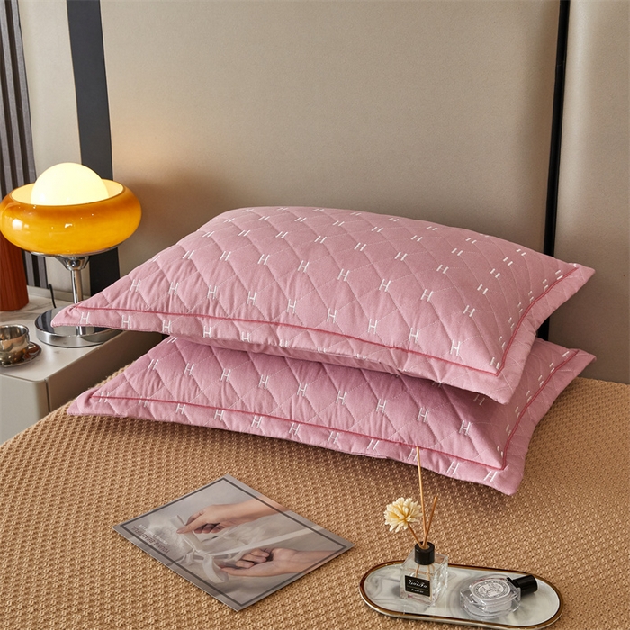 91家纺网 家纺一手货源 找家纺 杜先生 2023新款纯色活性磨毛全棉刺绣夹棉枕套一对 字母樱桃粉