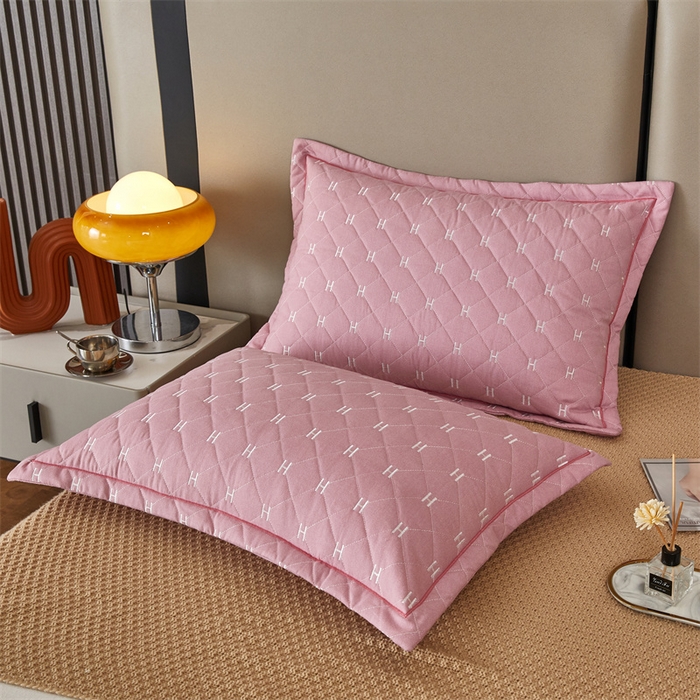 91家纺网 家纺一手货源 找家纺 杜先生 2023新款纯色活性磨毛全棉刺绣夹棉枕套一对 字母樱桃粉