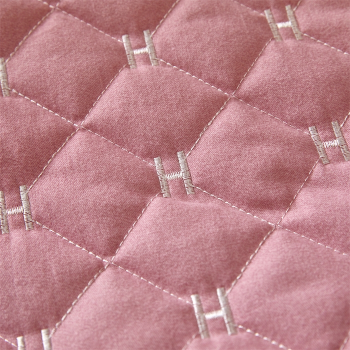 91家纺网 家纺一手货源 找家纺 杜先生 2023新款纯色活性磨毛全棉刺绣夹棉枕套一对 字母樱桃粉