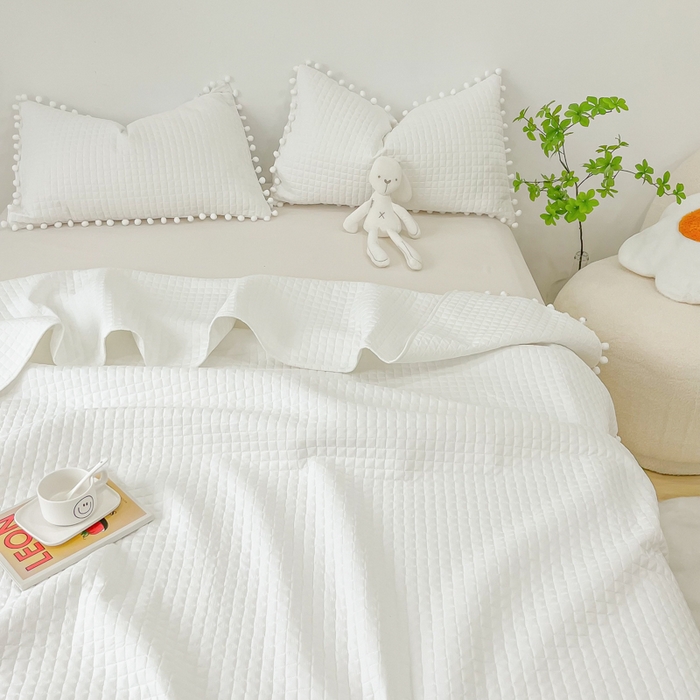 91家纺网 家纺一手货源 找家纺 乐卧2026新款球球边夏凉被-乐趣 乐趣-奶油白