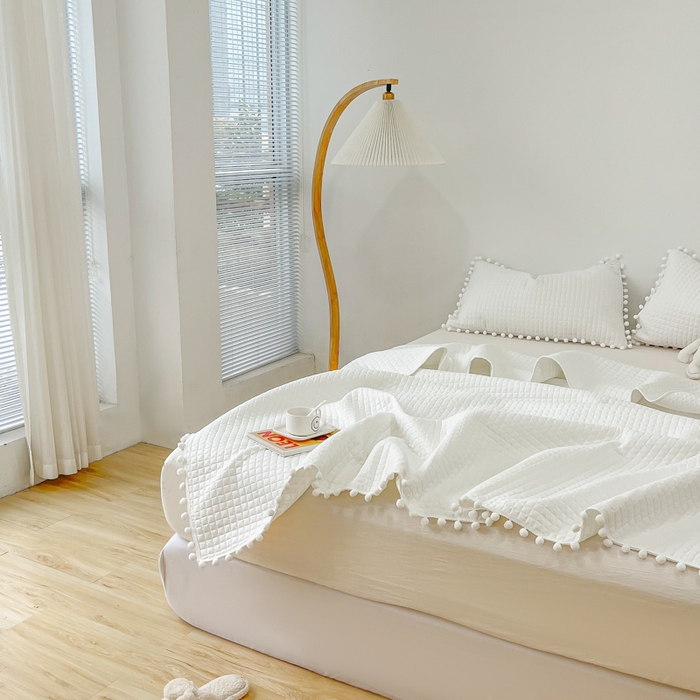 91家纺网 家纺一手货源 找家纺 乐卧2026新款球球边夏凉被-乐趣 乐趣-奶油白