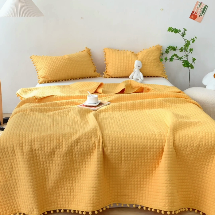 91家纺网 家纺一手货源 找家纺 乐卧2026新款球球边夏凉被-乐趣 乐趣-鹅蛋黄