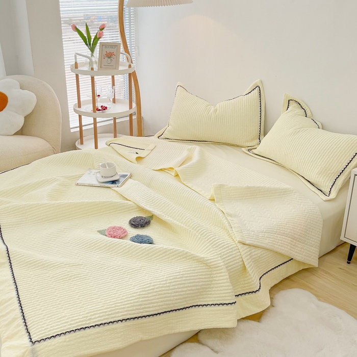 91家纺网 家纺一手货源 找家纺 乐卧 2026新款雅韵蕾丝花边手工花卉夏凉被四件套 黄油色-有花版