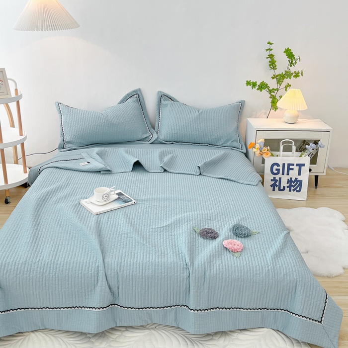 91家纺网 家纺一手货源 找家纺 乐卧 2026新款雅韵蕾丝花边手工花卉夏凉被四件套 海盐蓝-有花版