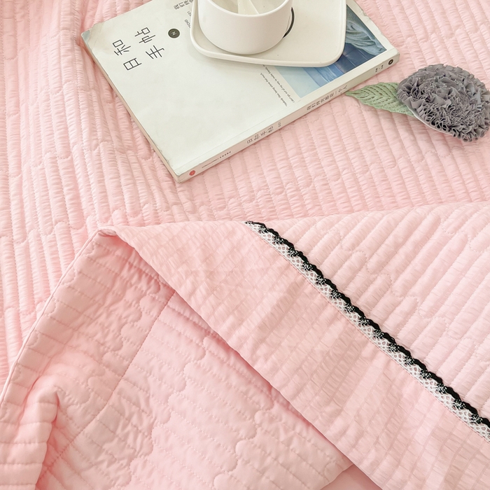 91家纺网 家纺一手货源 找家纺 乐卧 2026新款雅韵蕾丝花边手工花卉夏凉被四件套 樱花粉-有花版