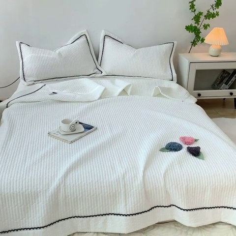 91家纺网 家纺一手货源 找家纺 乐卧 2026新款雅韵蕾丝花边手工花卉夏凉被四件套 甜白色-有花版