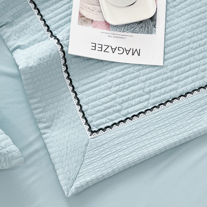 91家纺网 家纺一手货源 找家纺 乐卧  2026新款雅韵蕾丝花边手工花卉夏凉被四件套 海盐蓝-简版