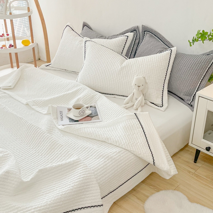 91家纺网 家纺一手货源 找家纺 乐卧  2026新款雅韵蕾丝花边手工花卉夏凉被四件套 甜白色-简版