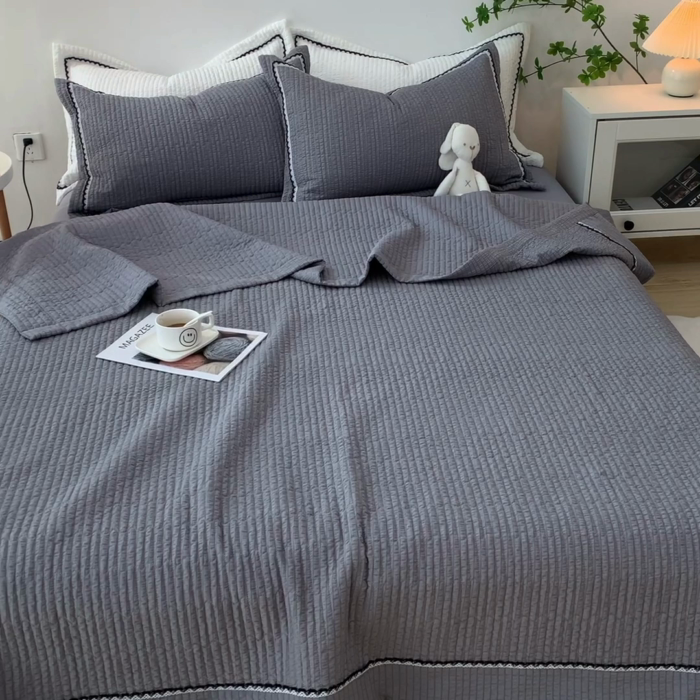 91家纺网 家纺一手货源 找家纺 乐卧  2026新款雅韵蕾丝花边手工花卉夏凉被四件套 麦亚灰-简版