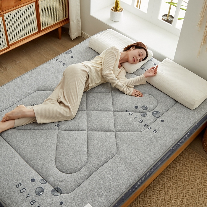 91家纺网 家纺一手货源 找家纺 优莱床垫 2024新款针织大豆记忆棉床垫 记忆棉花开富贵大豆灰