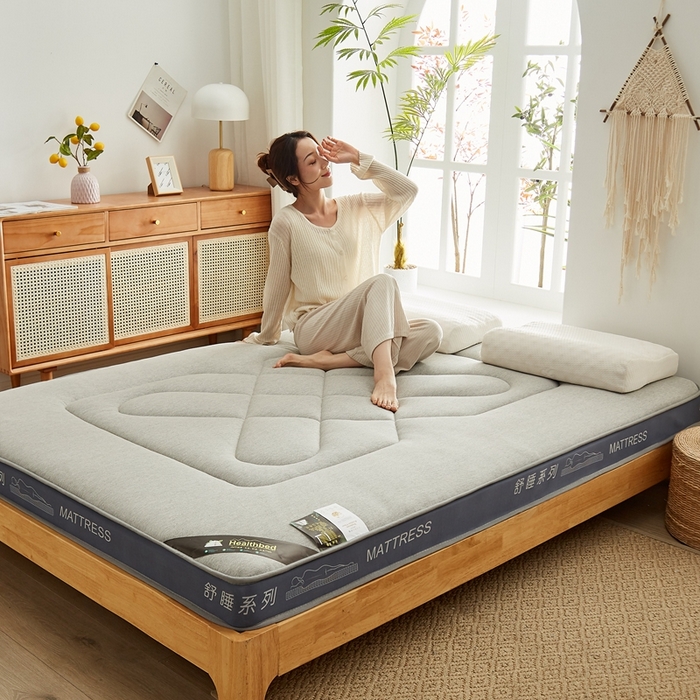 91家纺网 家纺一手货源 找家纺 优莱床垫 2024新款针织大豆记忆棉床垫 记忆棉花开富贵浅灰