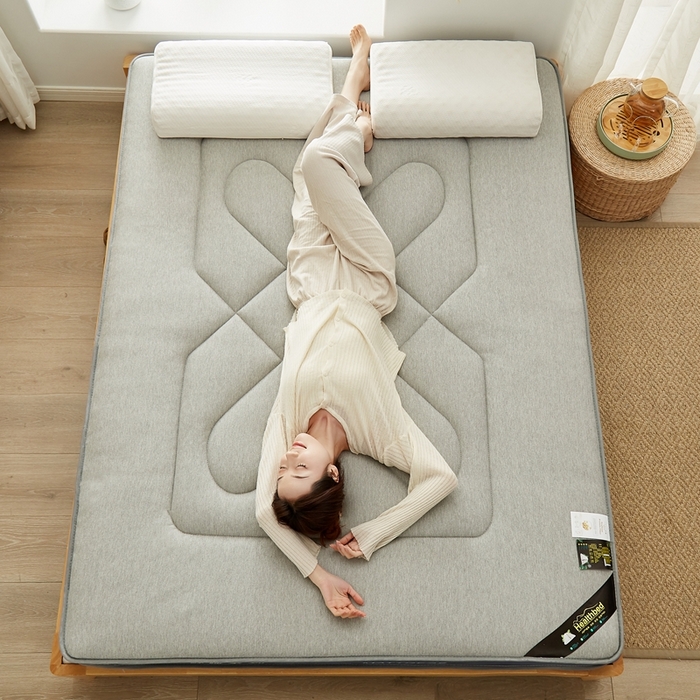 91家纺网 家纺一手货源 找家纺 优莱床垫 2024新款针织大豆记忆棉床垫 记忆棉花开富贵浅灰