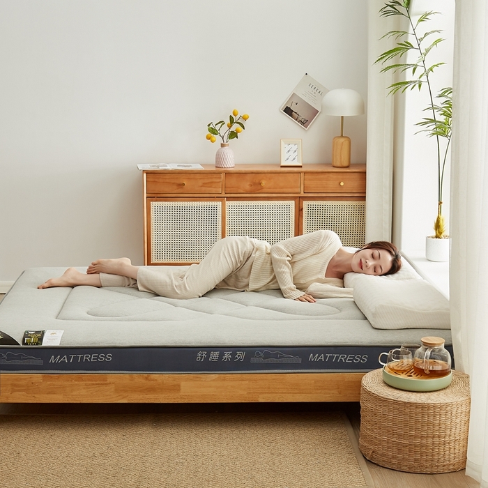 91家纺网 家纺一手货源 找家纺 优莱床垫 2024新款针织大豆记忆棉床垫 记忆棉花开富贵浅灰