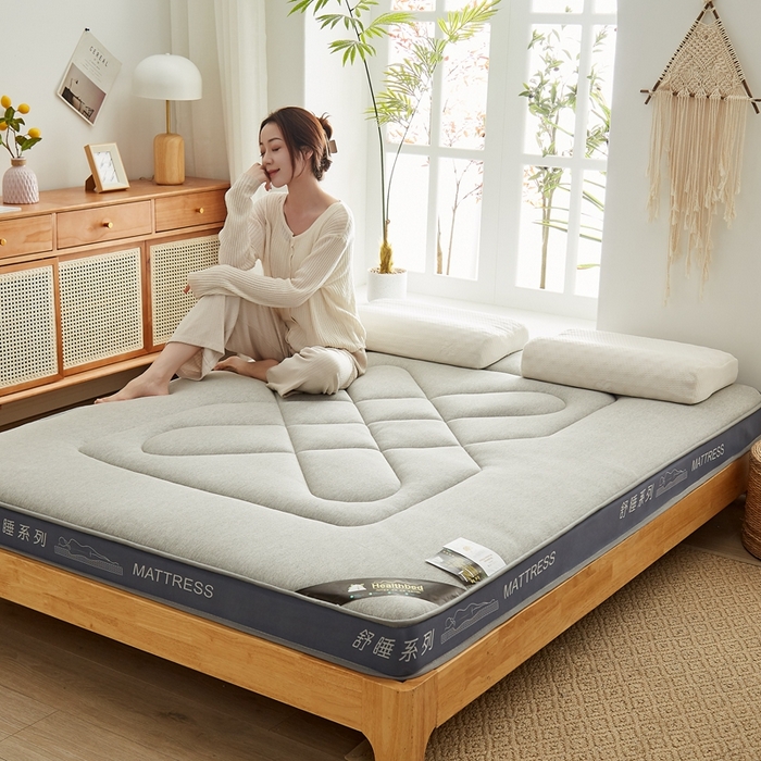 91家纺网 家纺一手货源 找家纺 优莱床垫 2024新款针织大豆记忆棉床垫 记忆棉花开富贵浅灰