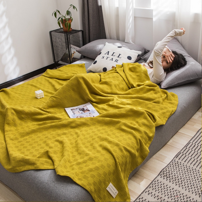 91家纺网 家纺一手货源 找家纺 朴尔家纺 2023年加厚纯色线毯纱布毛巾被 素色纯棉肌理线毯-深黄