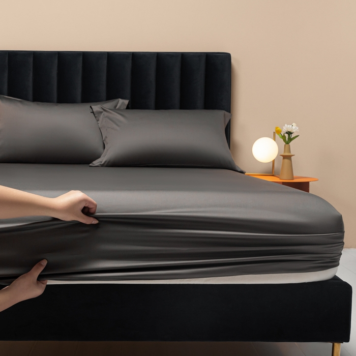 91家纺网 家纺一手货源 找家纺 秀色家纺 2025新款A类50支贡缎双股长绒棉单品床笠帝王灰