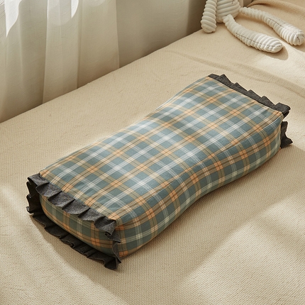 91家纺网 家纺一手货源 找家纺 乐可家纺2023新款水洗棉荞麦花边面包枕 蓝灰小格一对