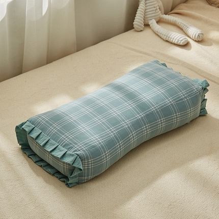 91家纺网 家纺一手货源 找家纺 乐可家纺2023新款水洗棉荞麦花边面包枕 蓝灰大格一对