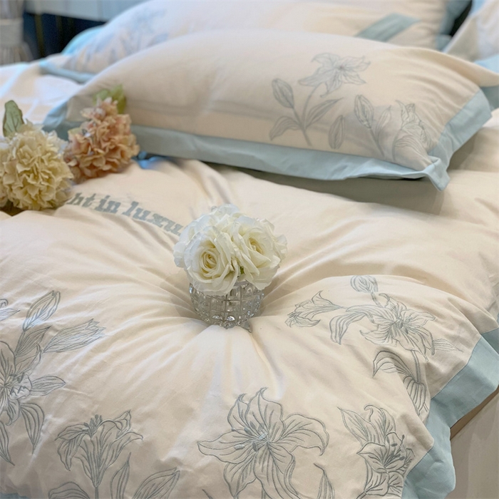 91家纺网 家纺一手货源 找家纺 安妮 2023新款四件套百合花系列 蓝