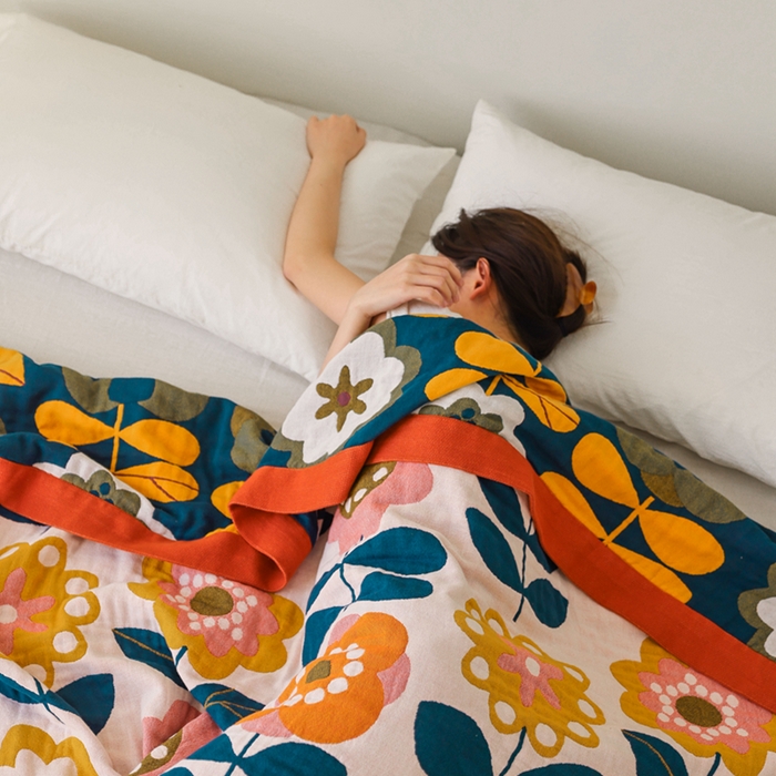 91家纺网 家纺一手货源 找家纺 朴尔  2023年新款调皮风宽边加厚透气全棉四层纱布毛巾被 奇异花园