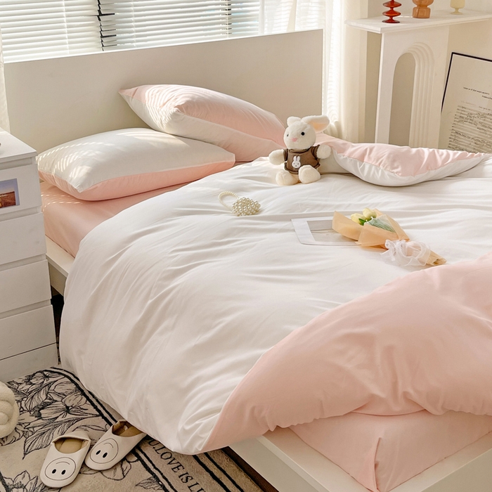 91家纺网 家纺一手货源 找家纺 芷凡 2023新款ins风少女风撞色双拼水洗棉磨毛四件套 奶白+奶油粉