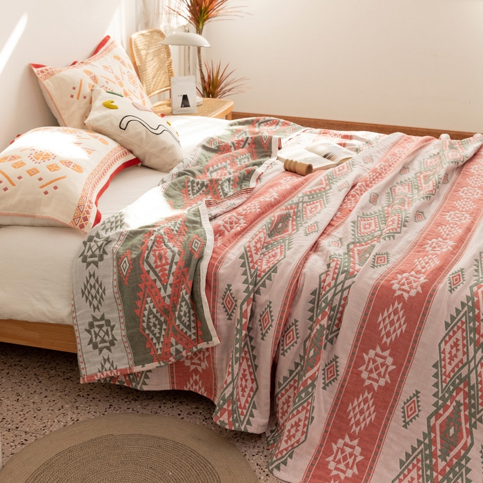 91家纺网 家纺一手货源 找家纺 朴尔 2023年波西米亚风全棉四层纱布毛巾被 伯瑞沙-红