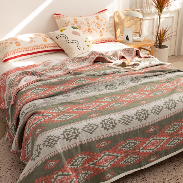 91家纺网 家纺一手货源 找家纺 朴尔 2023年波西米亚风全棉四层纱布毛巾被 伯瑞沙-红