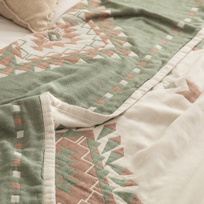 91家纺网 家纺一手货源 找家纺 朴尔 2023年波西米亚风全棉四层纱布毛巾被 罗马假日-绿