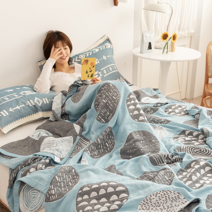 91家纺网 家纺一手货源 找家纺 朴尔 2023年波西米亚风全棉四层纱布毛巾被 圈点人生-蓝