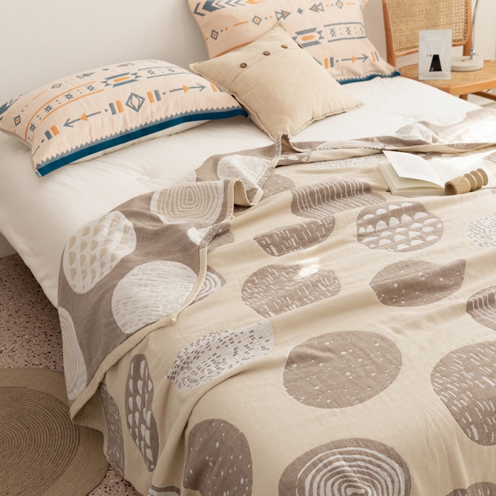 91家纺网 家纺一手货源 找家纺 朴尔 2023年波西米亚风全棉四层纱布毛巾被 圈点人生-驼