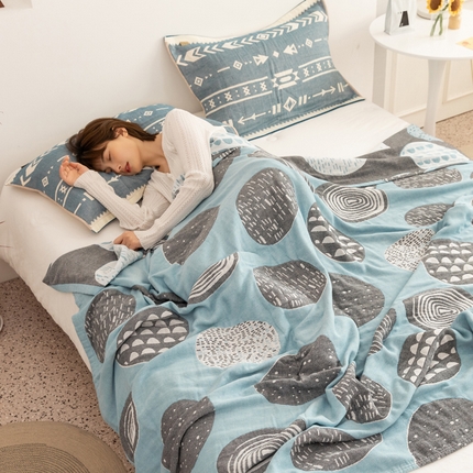 91家纺网 家纺一手货源 找家纺 朴尔 2023年波西米亚风全棉四层纱布毛巾被 圈点人生-蓝