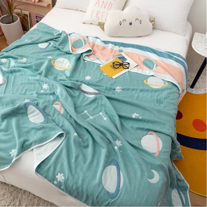 91家纺网 家纺一手货源 找家纺 朴尔 2023新款卡漫风格全棉六层纱毛巾被 浩瀚宇宙-绿