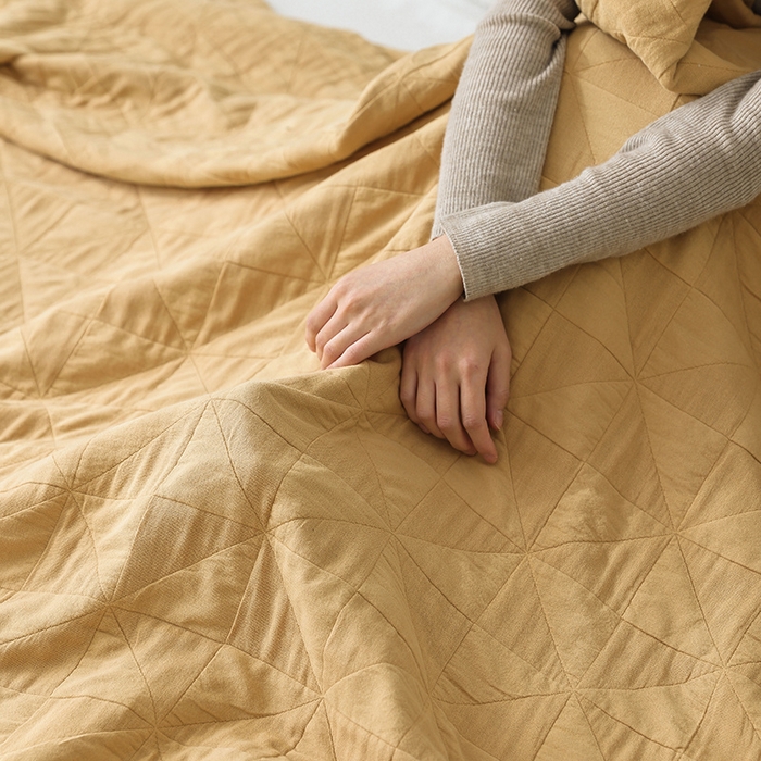 91家纺网 家纺一手货源 找家纺 雯雨家纺 2023新款全棉拼色纱布毛巾被 新风车-棕