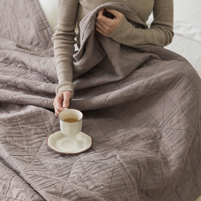 91家纺网 家纺一手货源 找家纺 雯雨家纺 2023新款全棉拼色纱布毛巾被 新风车-灰